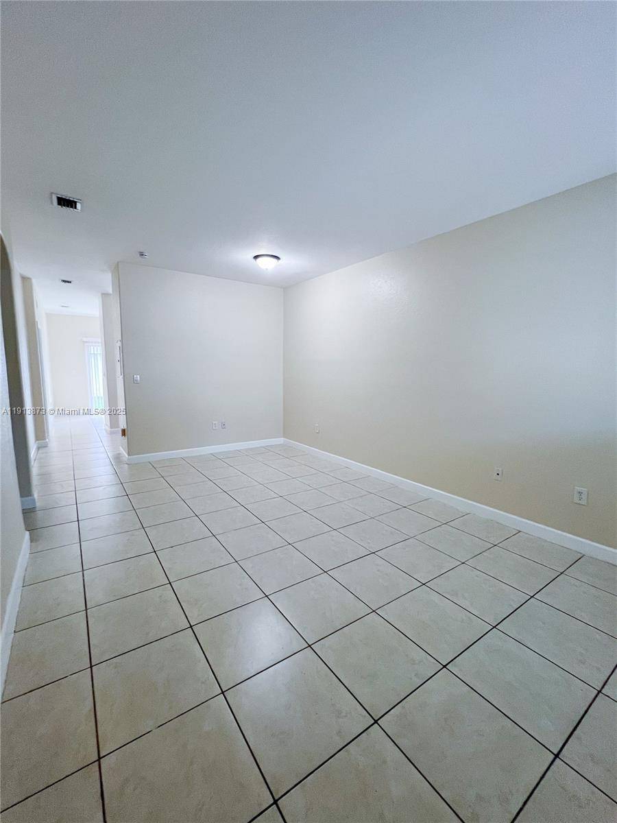 Homestead, FL 33035,1658 SE 28th Ct #101