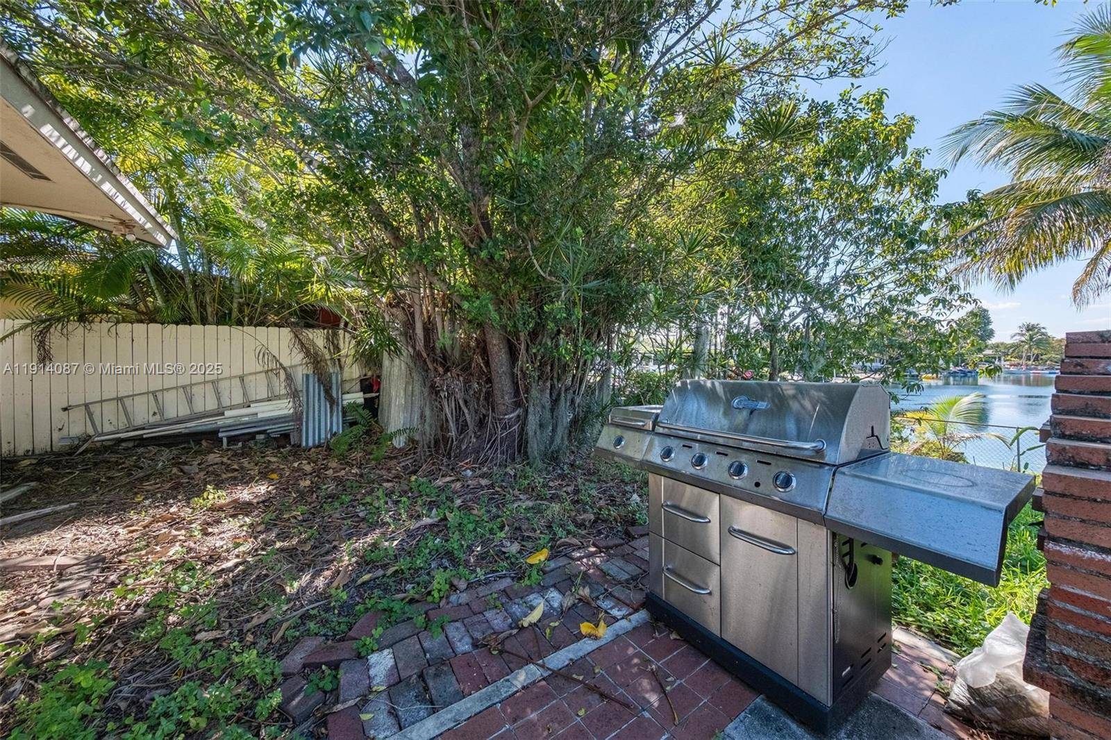 Miami, FL 33165,5110 SW 92nd Ave