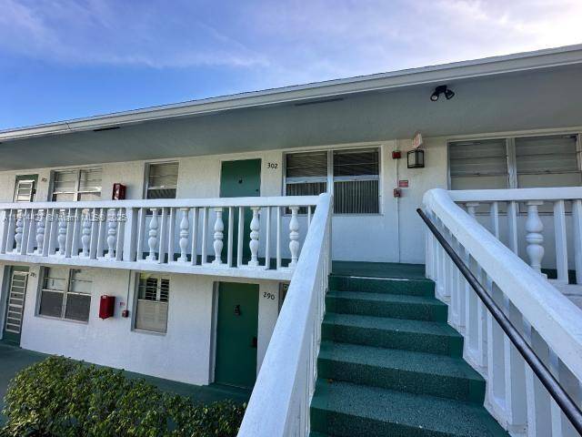 Deerfield Beach, FL 33442,302 Farnham M #302