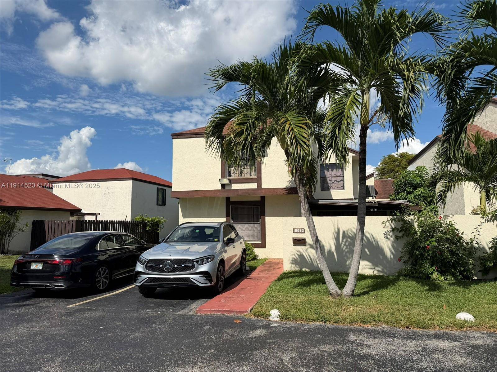 Miami, FL 33172,10053 NW 4th Ln #10053