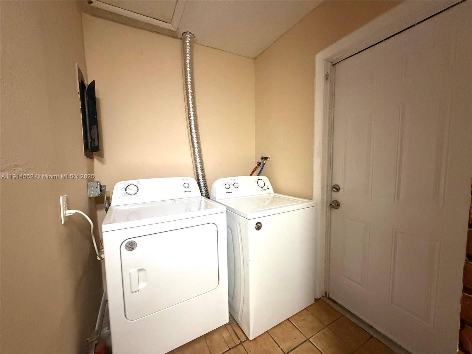 North Lauderdale, FL 33068,7212 SW 3rd Ct