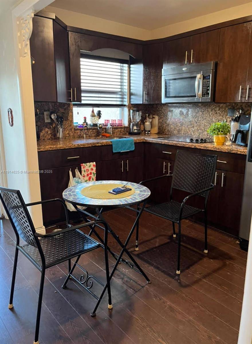 Sunrise, FL 33322,9360 Sunrise Lakes Blvd #302