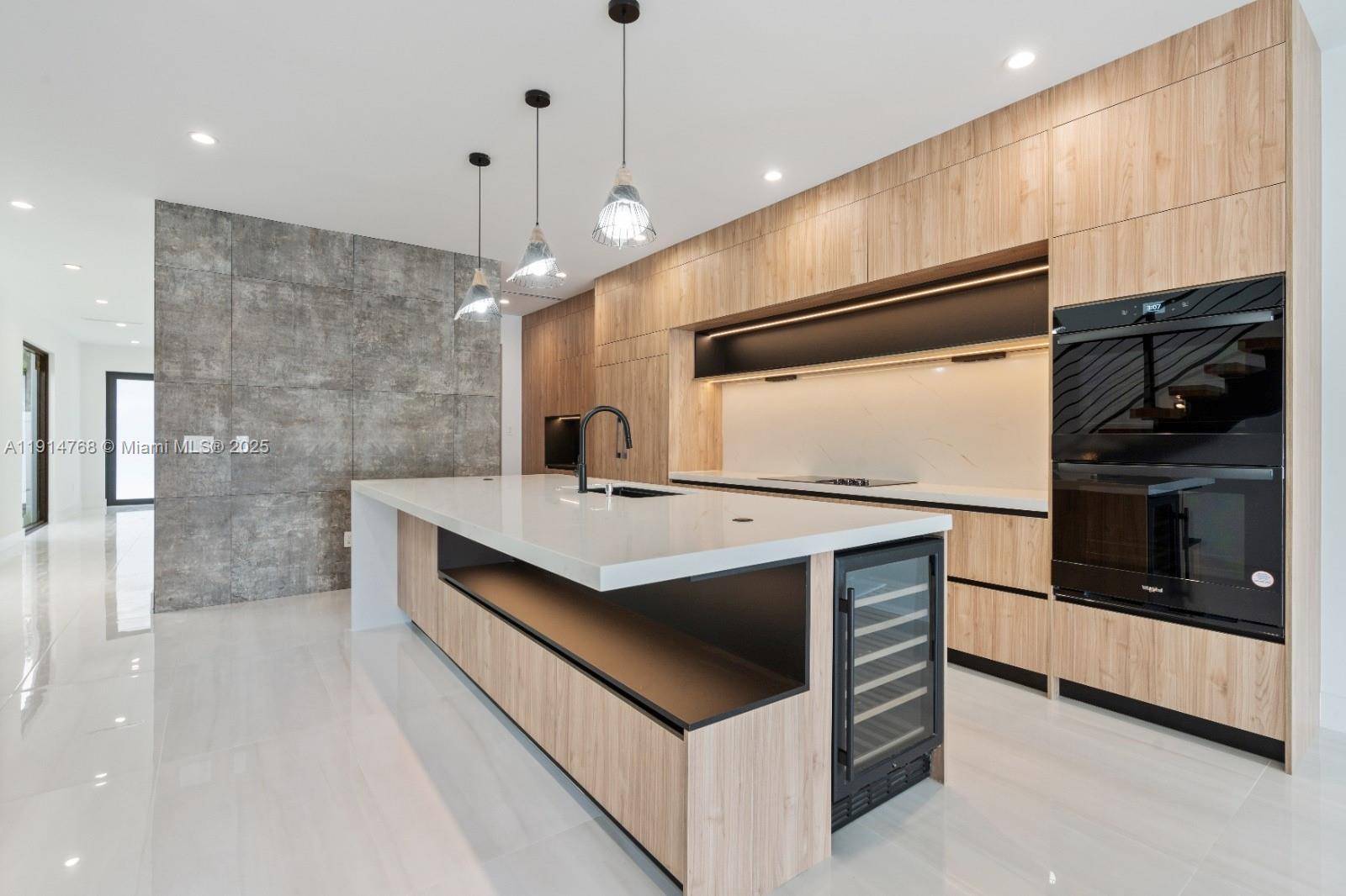 Fort Lauderdale, FL 33301,205 NE 17th Ave