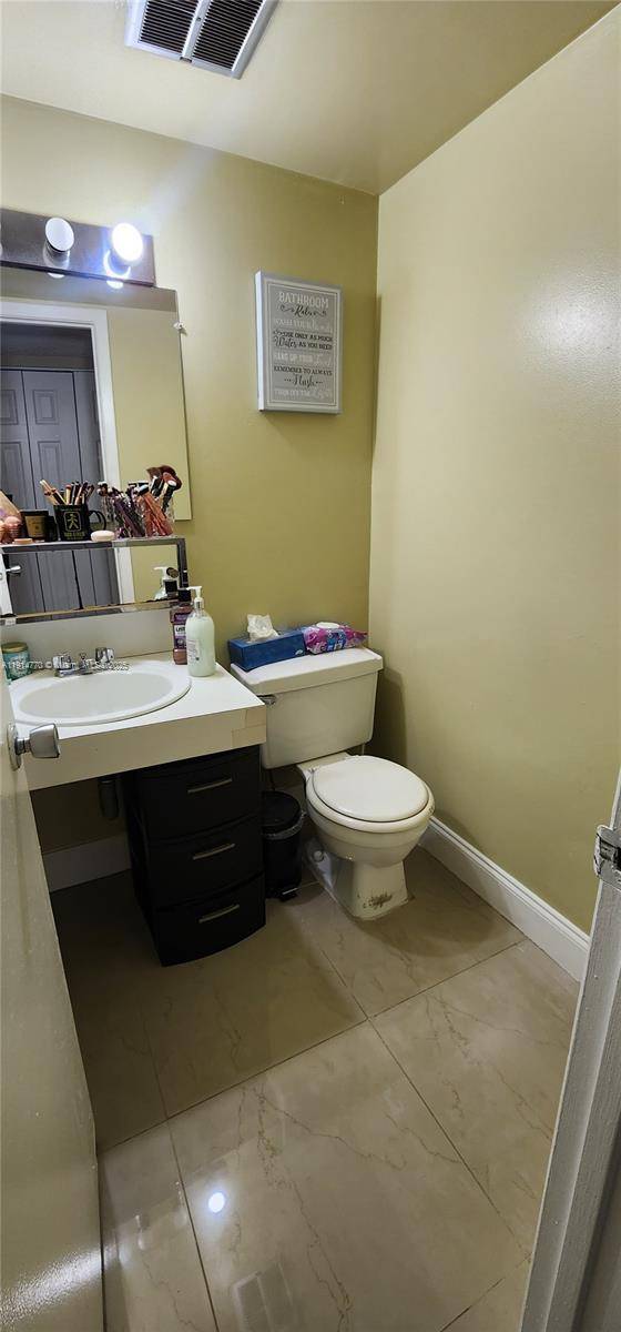 Hollywood, FL 33020,1425 Arthur St #410B