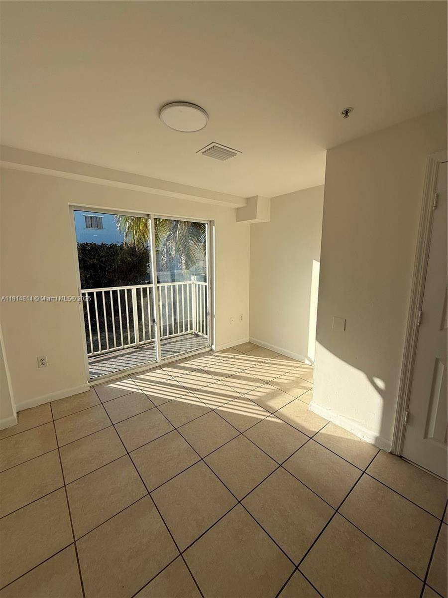 Miami, FL 33130,821 SW 2nd St #7