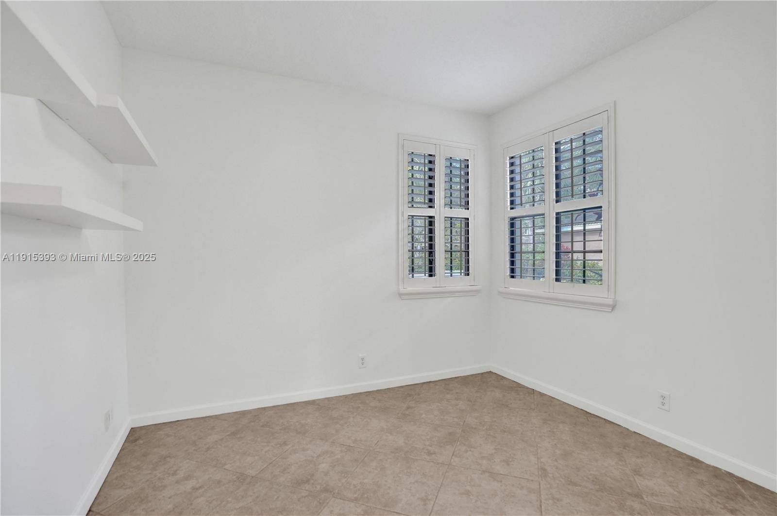 Weston, FL 33332,2757 Center Court Drive #1-20