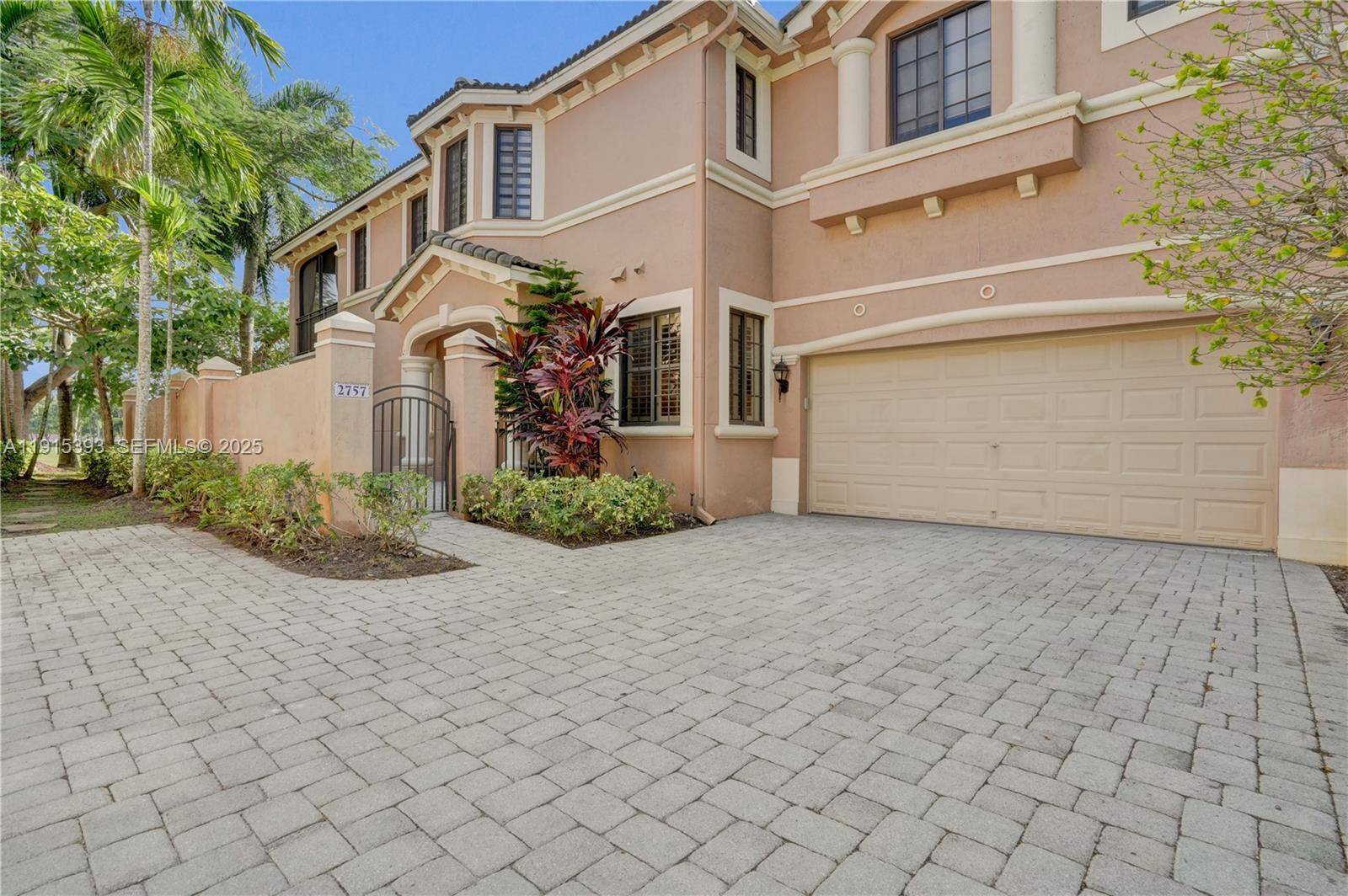 Weston, FL 33332,2757 Center Court Drive #1-20
