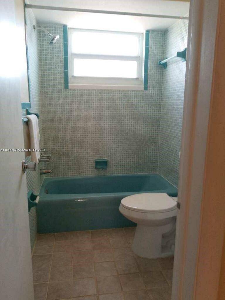 Hollywood, FL 33020,1702 Mckinley St #6