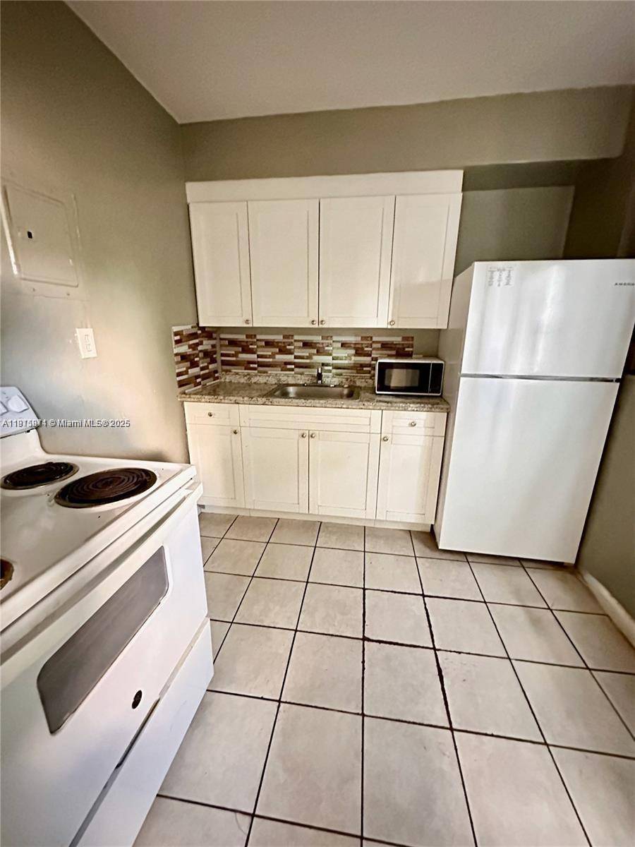 Miami, FL 33150,401 NW 81st St