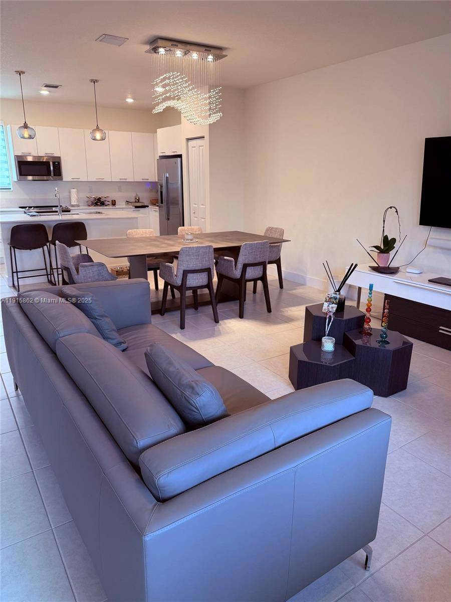 Doral, FL 33166,4624 NW 83rd Ave