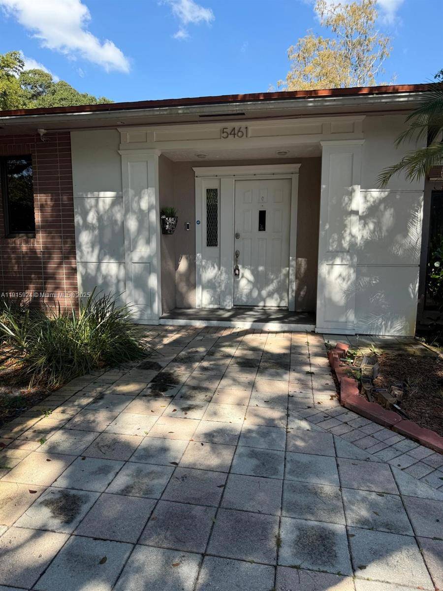 Plantation, FL 33317,5461 W Broward Blvd