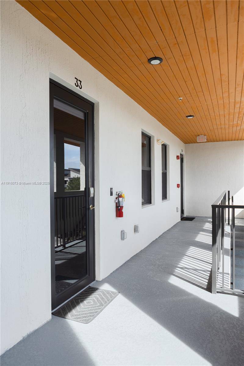 Doral, FL 33178,8039 NW 104th Ave #33
