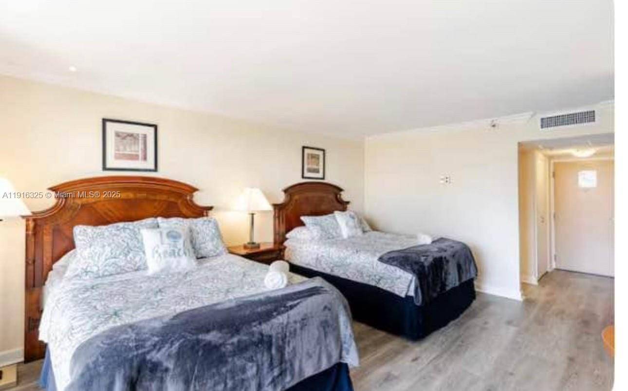 Sunny Isles Beach, FL 33160,19201 Collins Ave #733