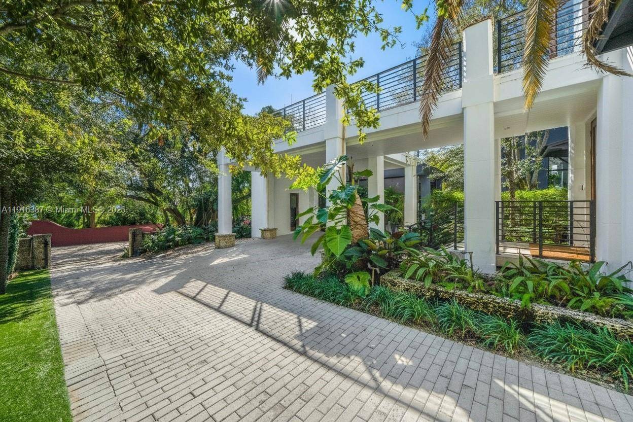 Miami, FL 33133,1621 S Bayshore Dr