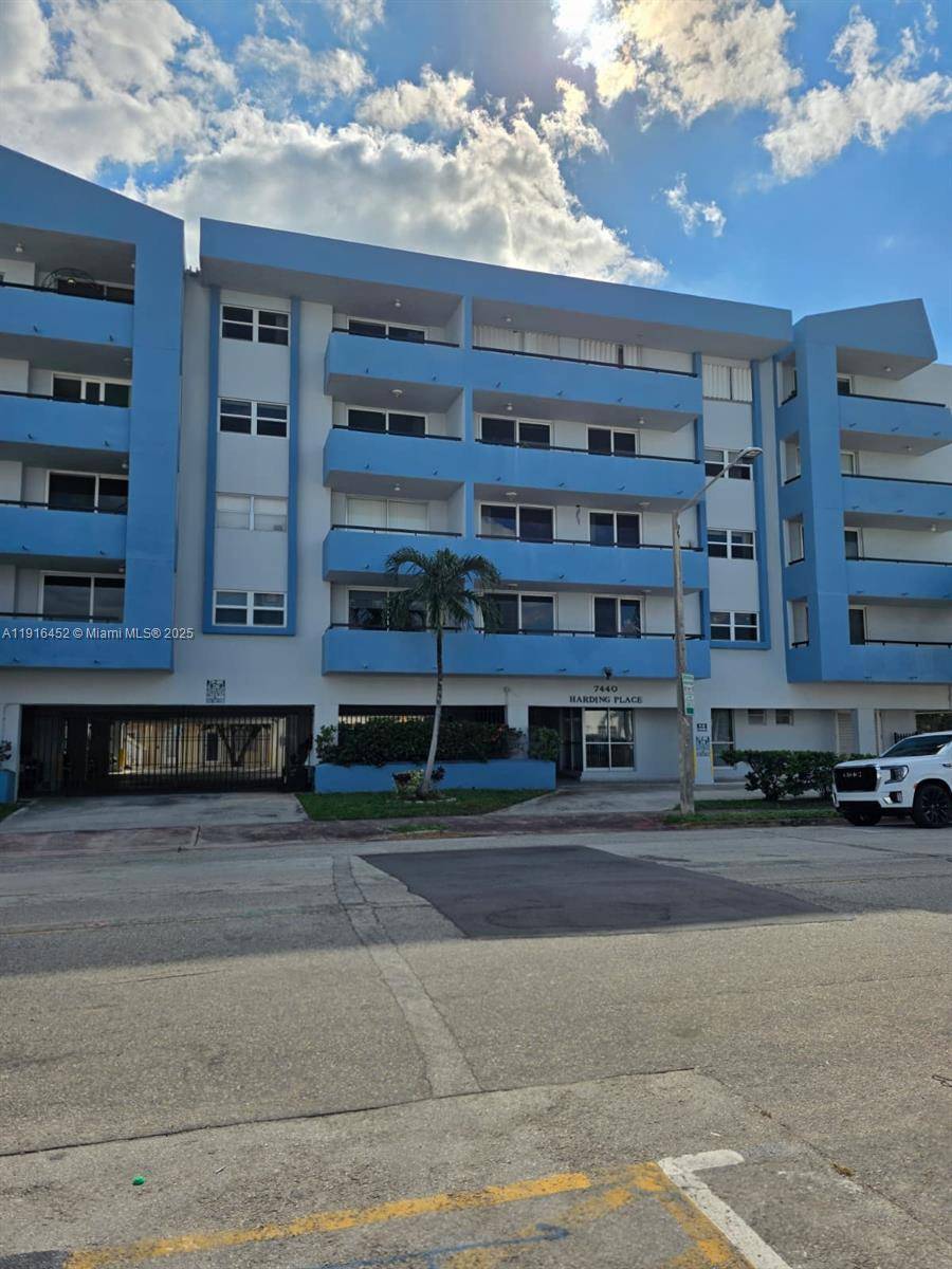 Miami Beach, FL 33141,7440 Harding Ave #204