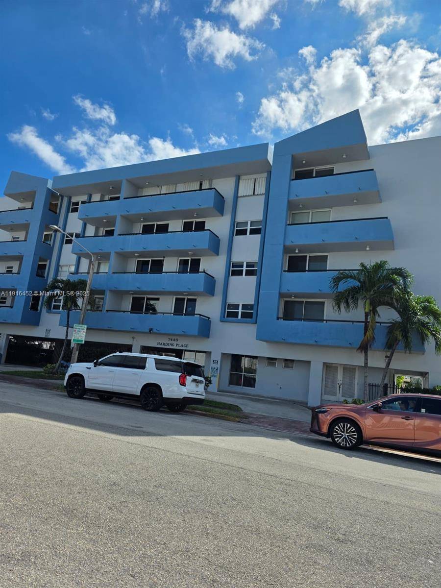 Miami Beach, FL 33141,7440 Harding Ave #204