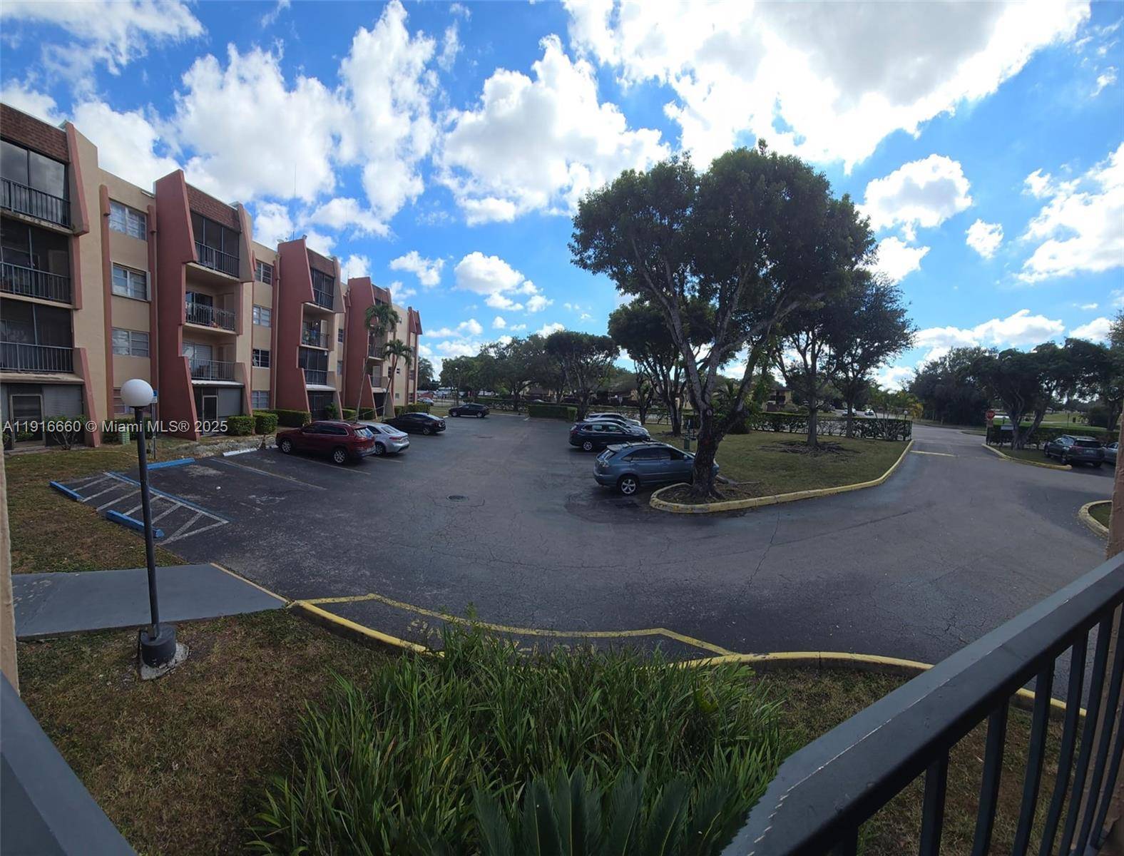 Miami, FL 33183,13707 Kendale Lakes Cir #PH11