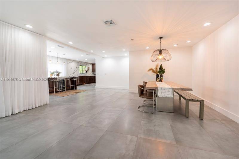 Hollywood, FL 33021,4371 Casper Ct