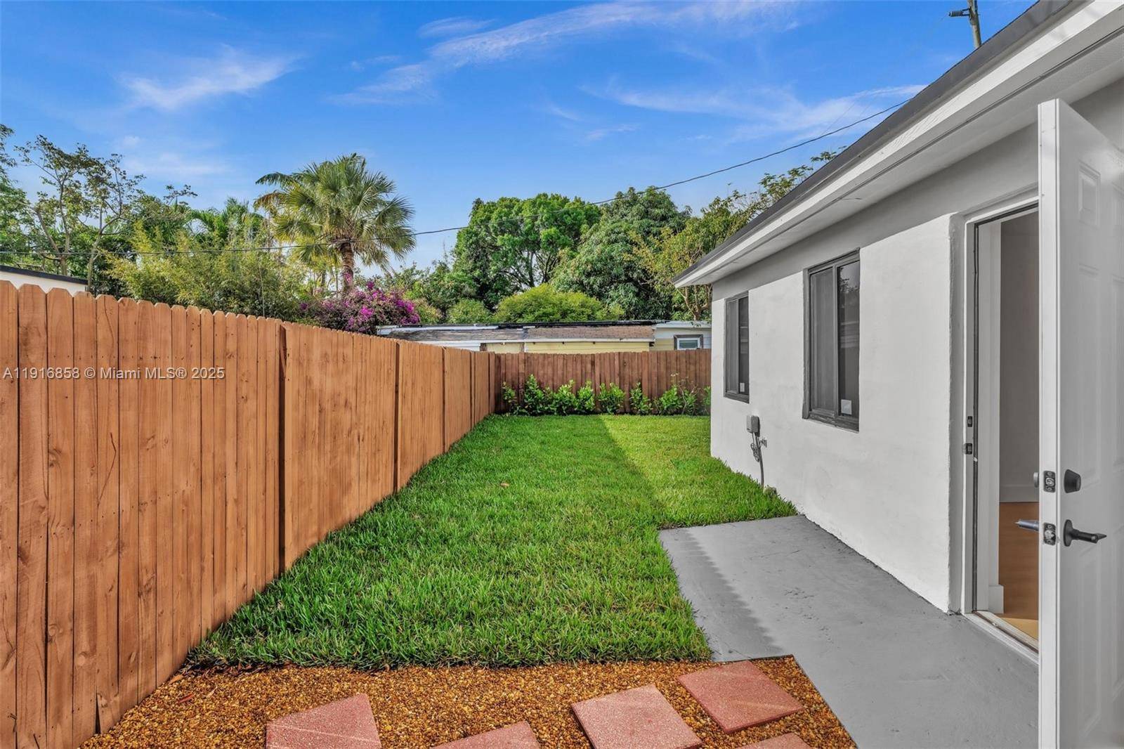 Fort Lauderdale, FL 33304,1123 NE 1st Ave #2