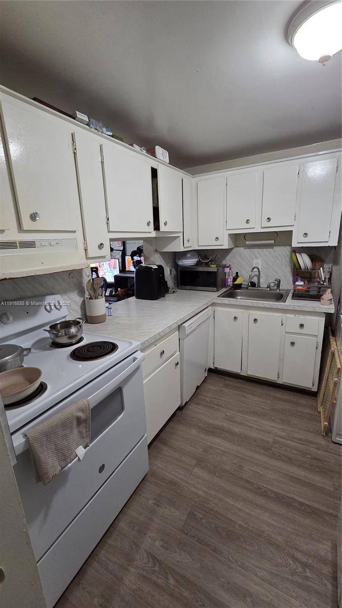 Doral, FL 33166,5122 NW 79th Ave #203