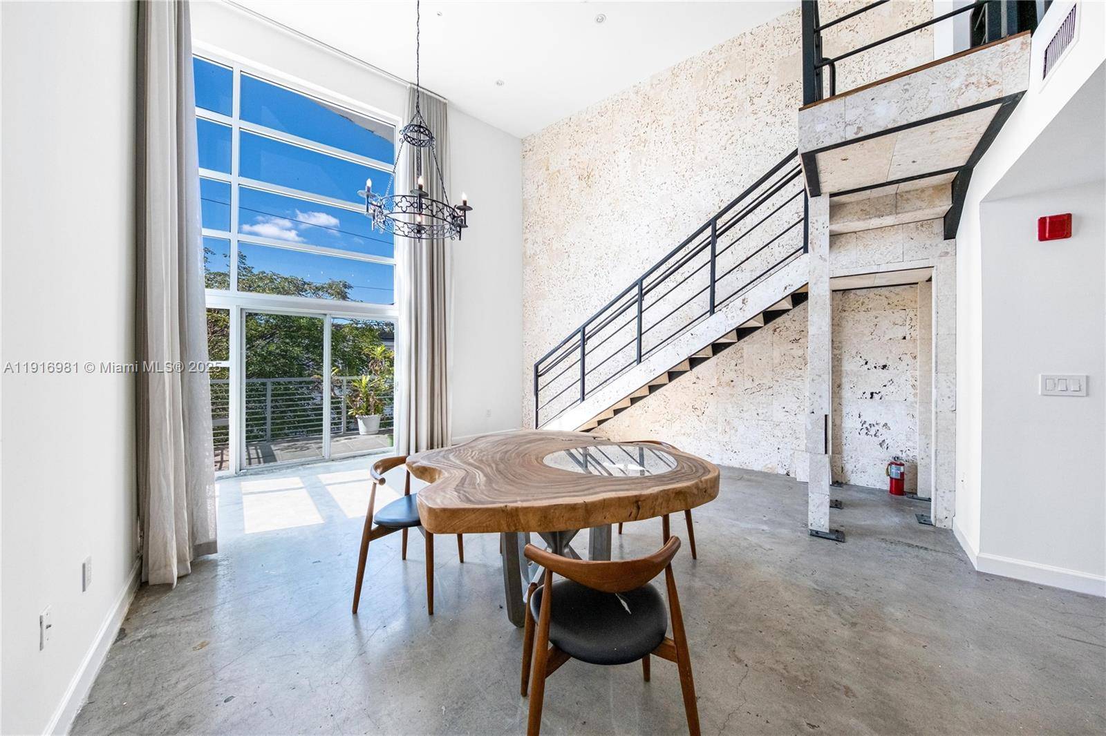 Miami Beach, FL 33141,7700 Collins Ave #2