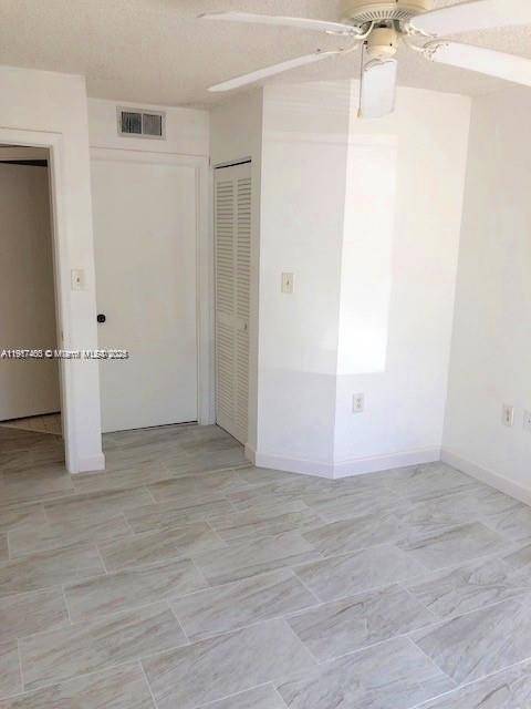 West Palm Beach, FL 33409,22102 Glenmoor Dr #102