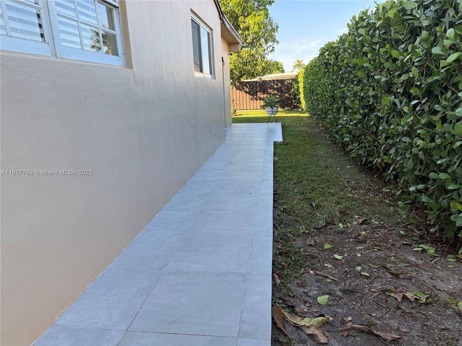 Miami, FL 33165,8791 SW 34th St