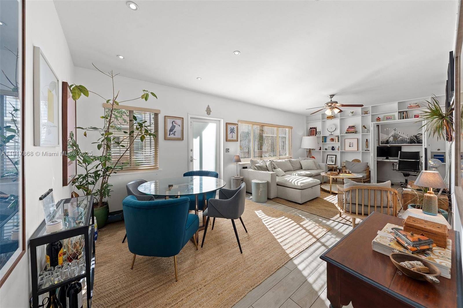 Miami, FL 33139,1120 Venetian Way #1D