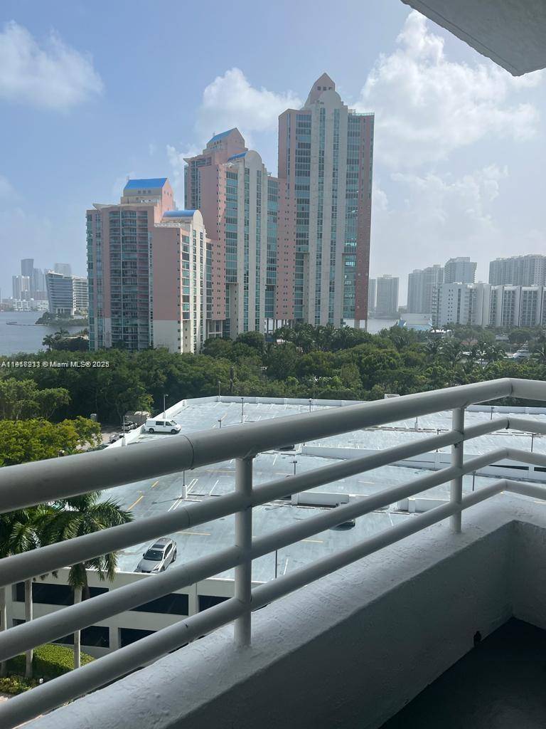 Aventura, FL 33180,3300 NE 192nd St #1017