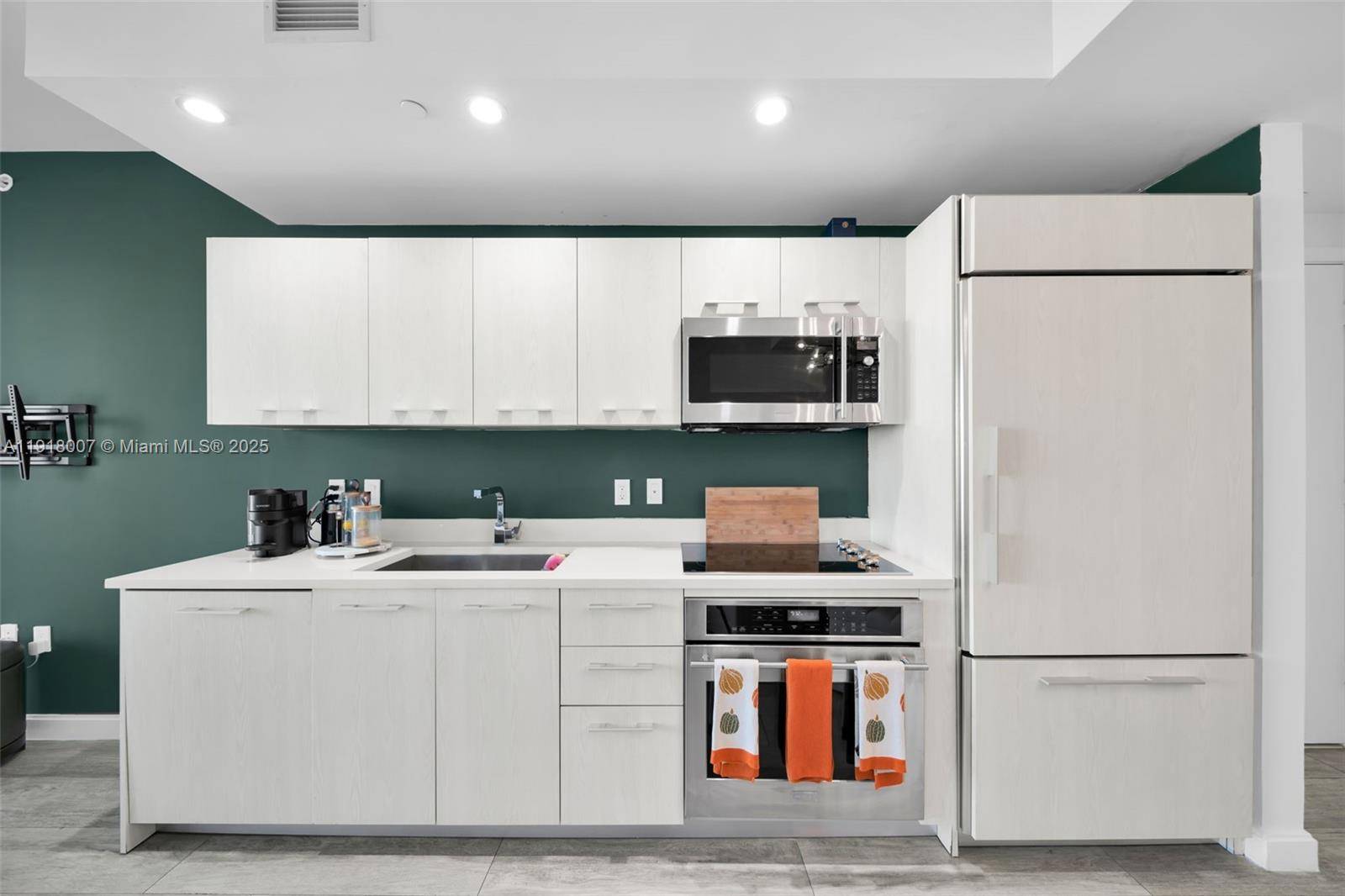 Miami, FL 33130,45 SW 9th St #3909