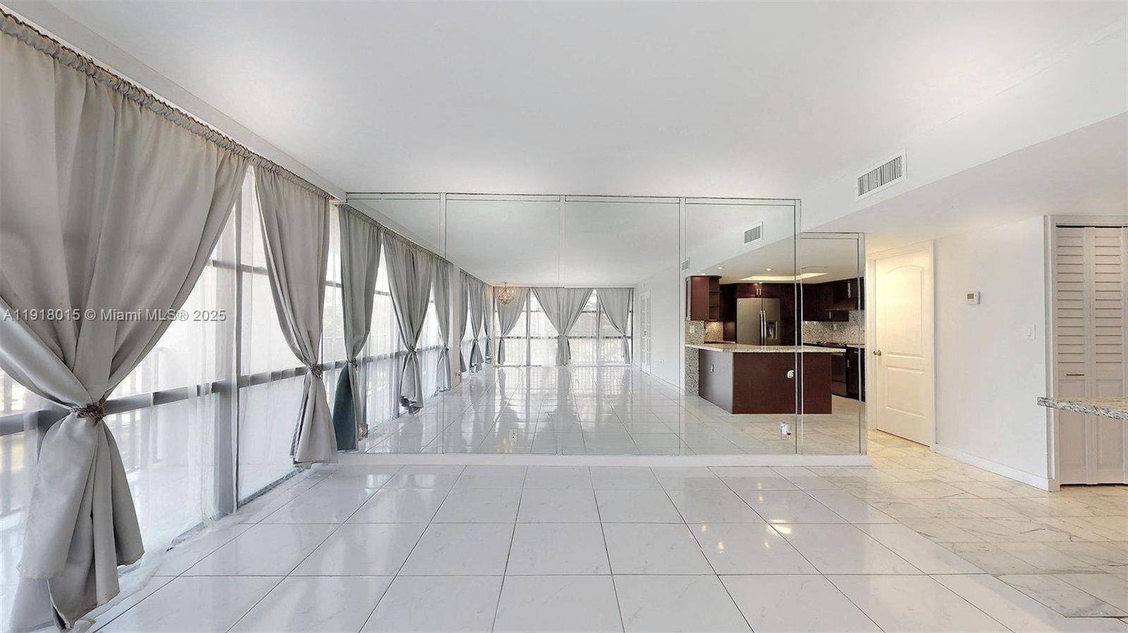 Hallandale Beach, FL 33009,1000 Parkview Dr #431