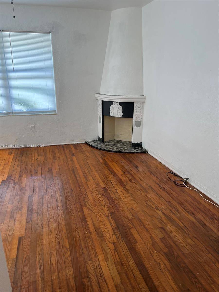 Miami Beach, FL 33139,900 Jefferson Ave #1