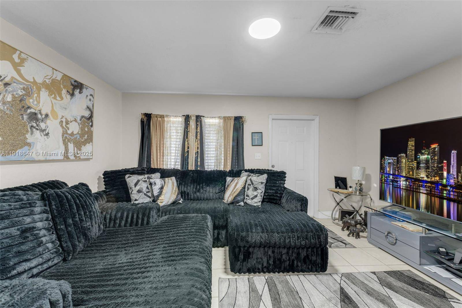 Miami Gardens, FL 33054,2210 NW 155th St