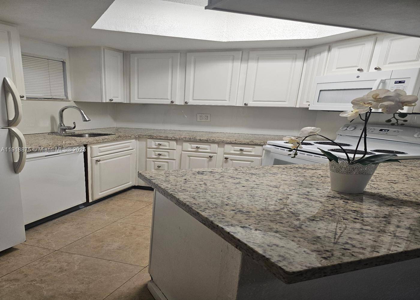 Doral, FL 33166,8245 Lake Dr #304