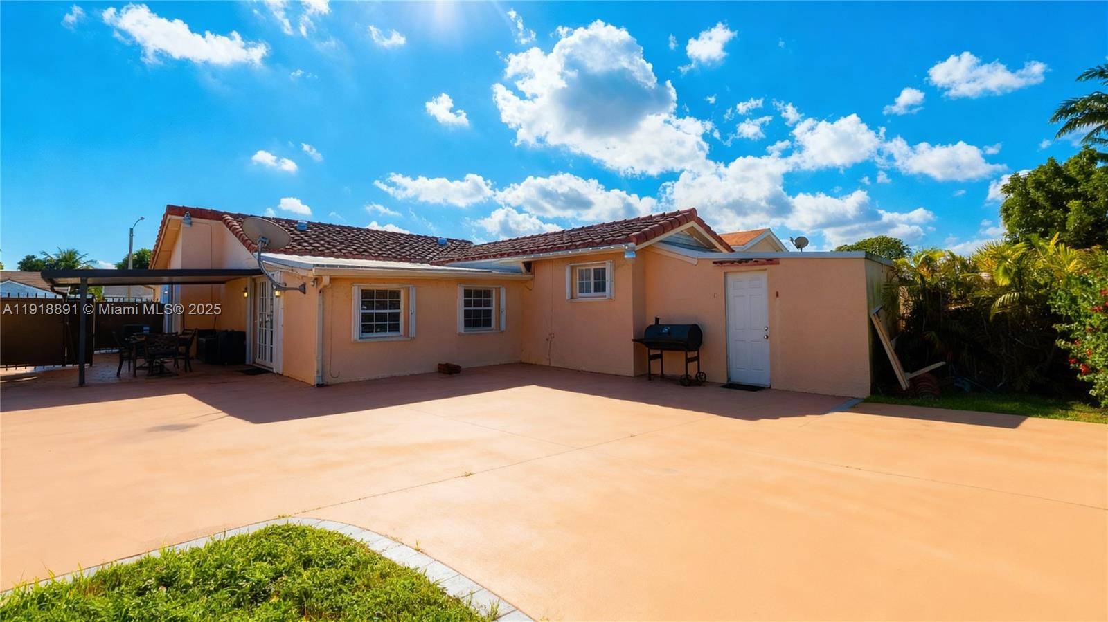 Miami, FL 33177,12421 SW 193rd St