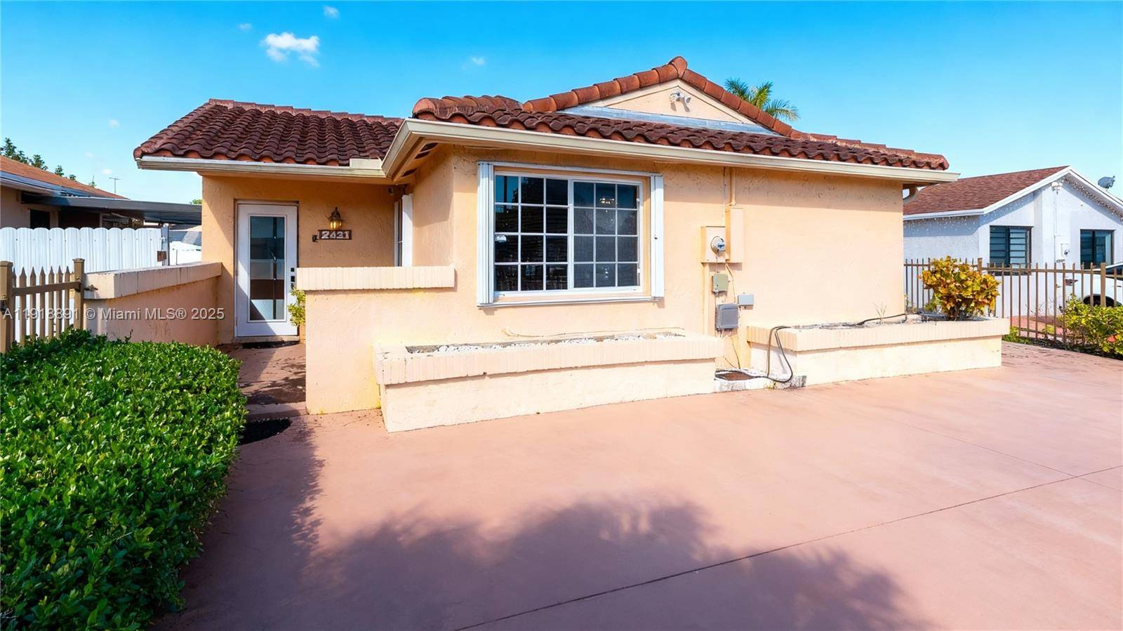 Miami, FL 33177,12421 SW 193rd St