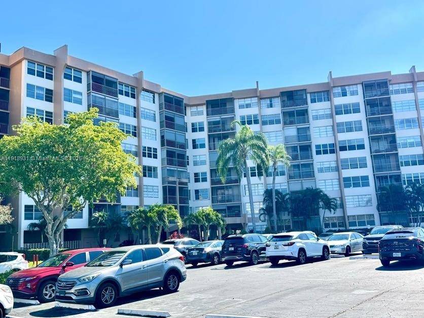 Pembroke Pines, FL 33026,1200 Saint Charles Pl #218