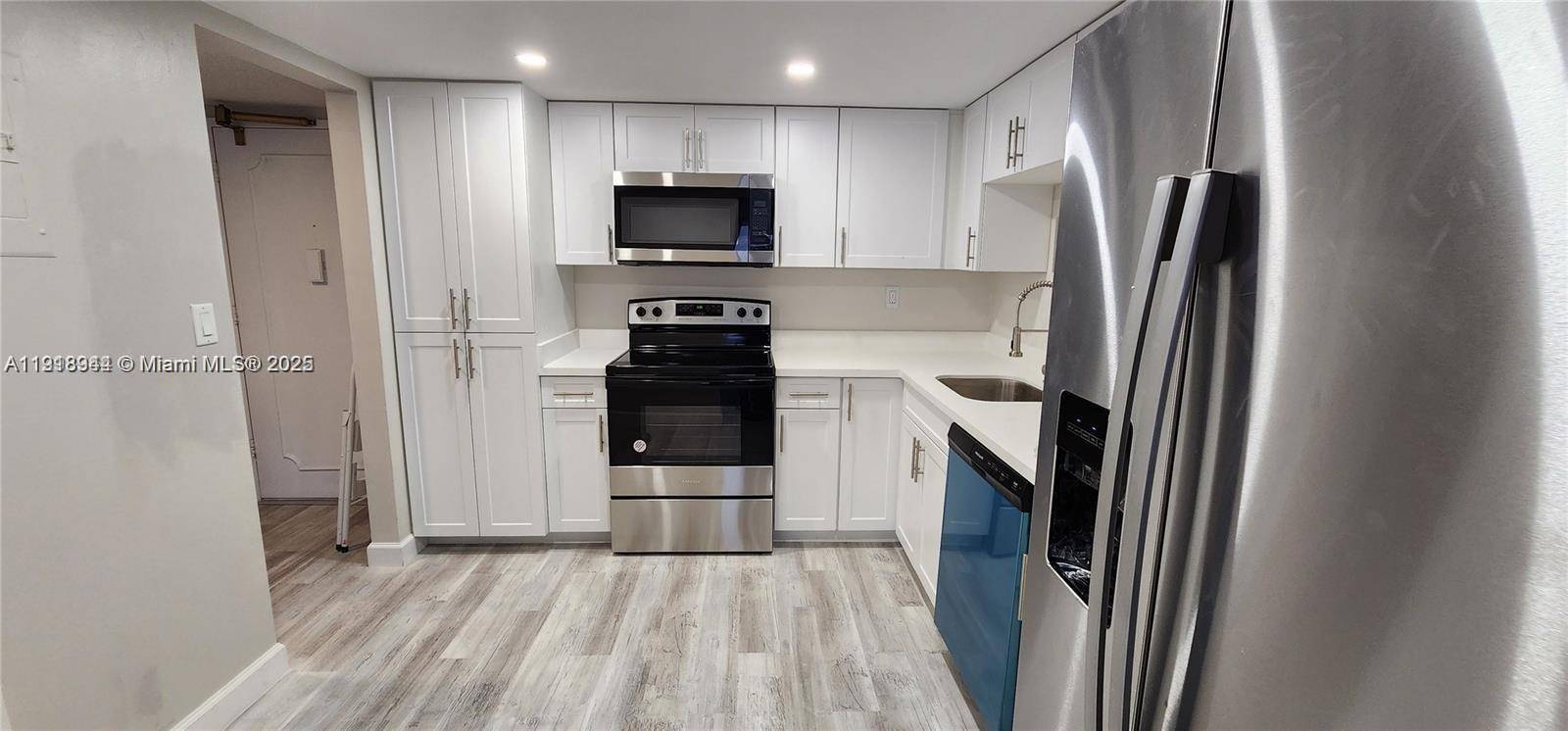 Aventura, FL 33160,18021 Biscayne Blvd #903