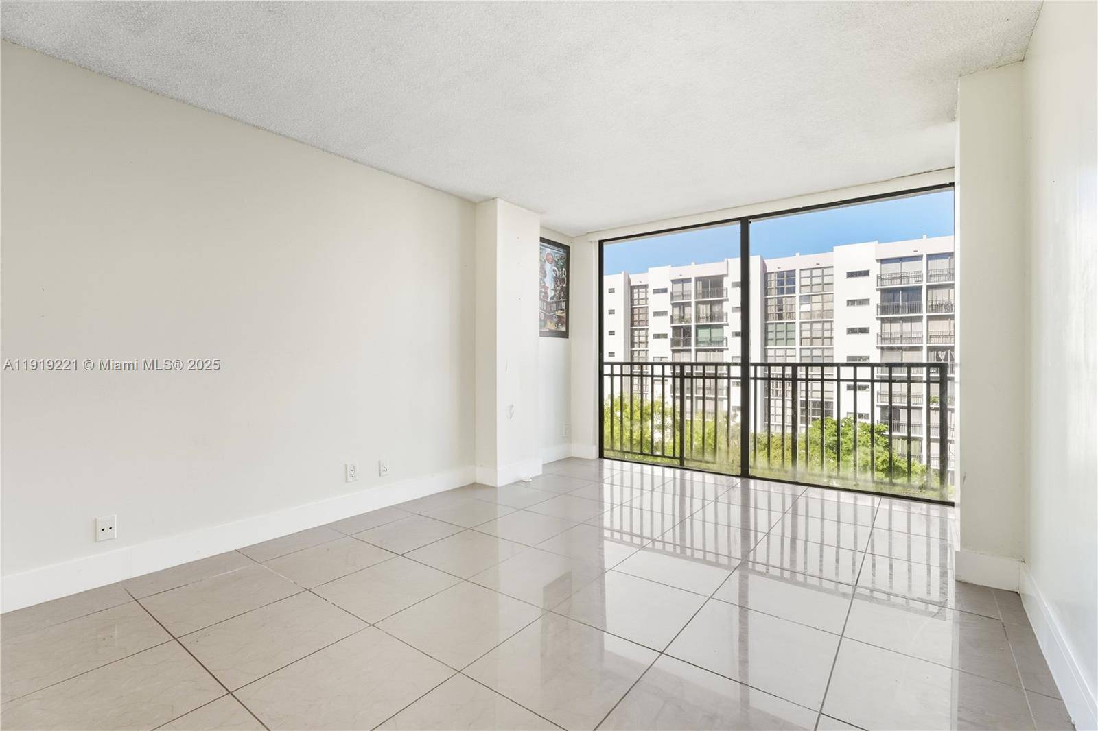 Sunny Isles Beach, FL 33160,17011 N Bay Rd #707