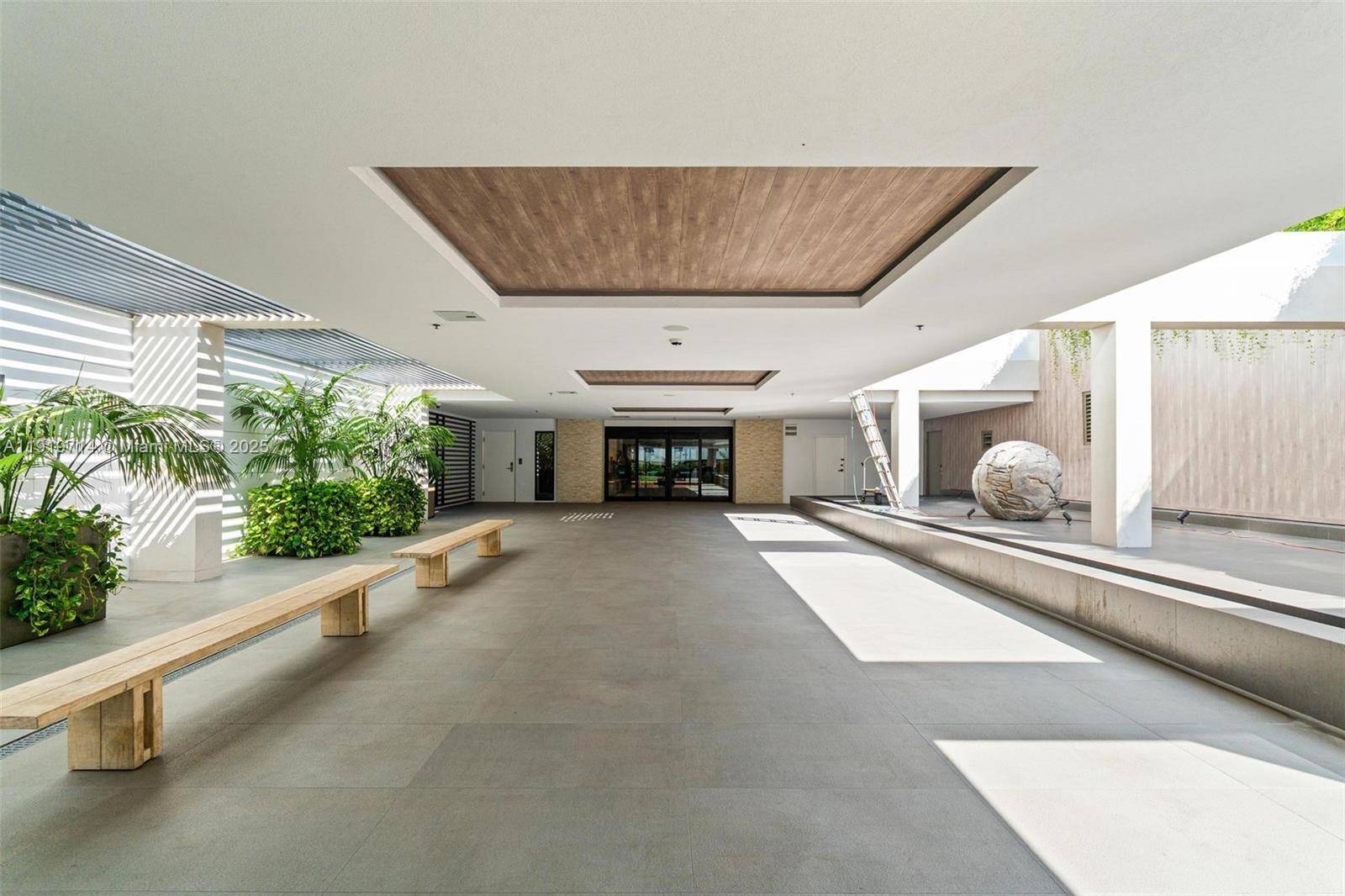 Miami Beach, FL 33139,2301 Collins Ave #802