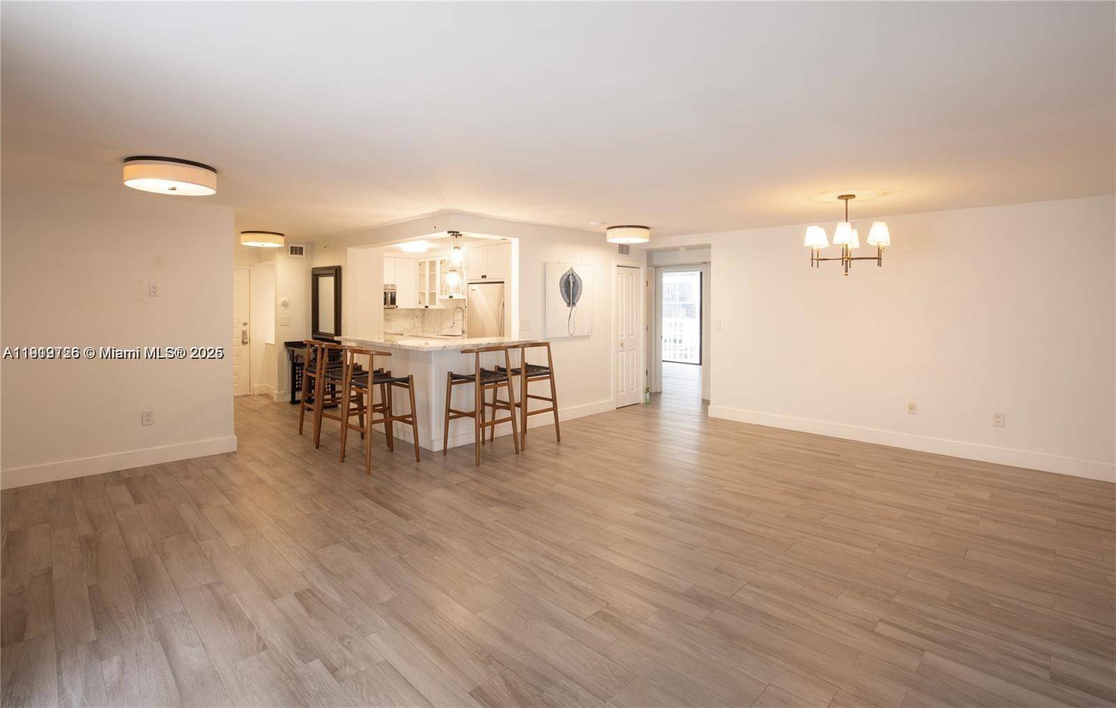 Miami Beach, FL 33140,6061 Collins Ave #7D