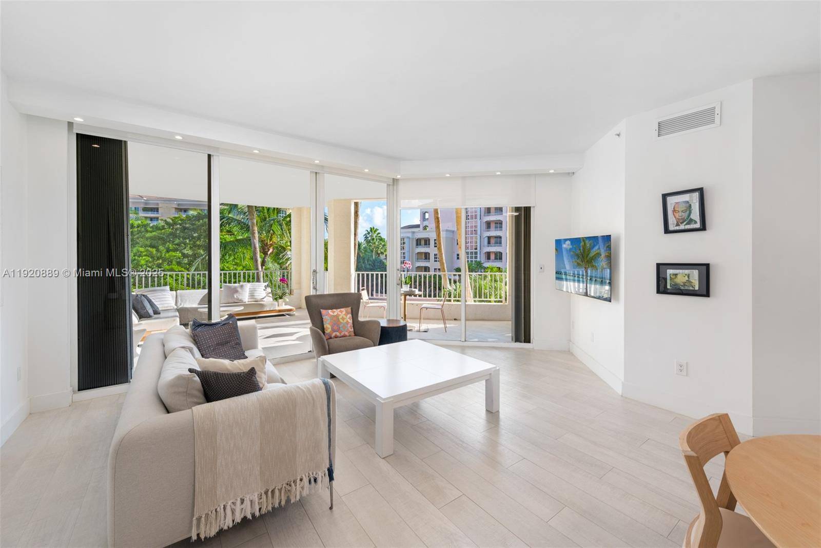 Key Biscayne, FL 33149,715 Crandon Blvd #305