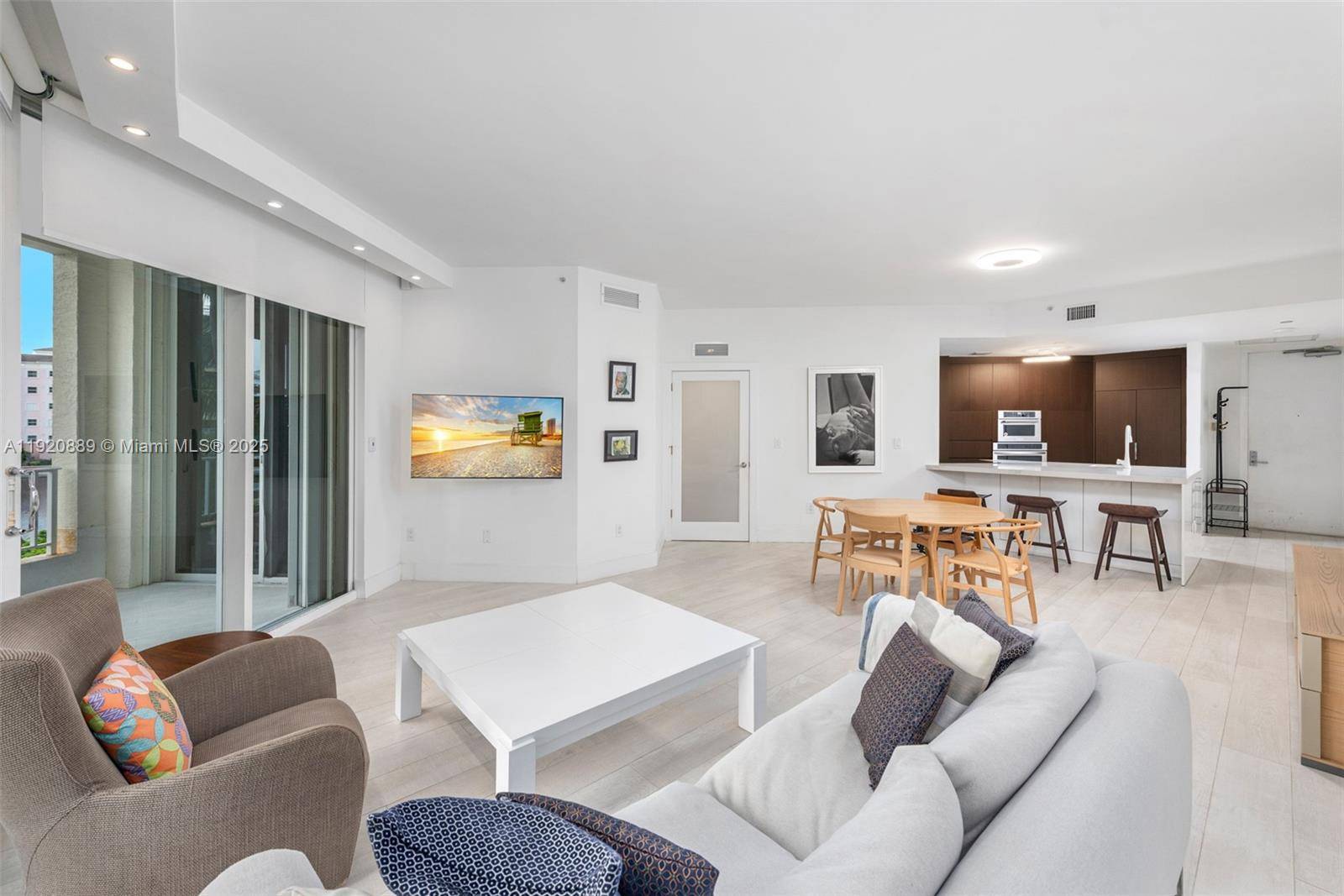 Key Biscayne, FL 33149,715 Crandon Blvd #305