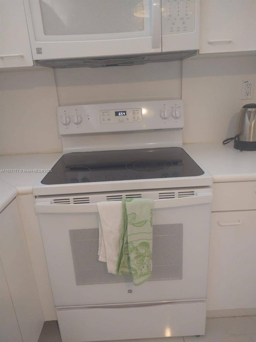 Surfside, FL 33154,9341 SE Collins Ave #303