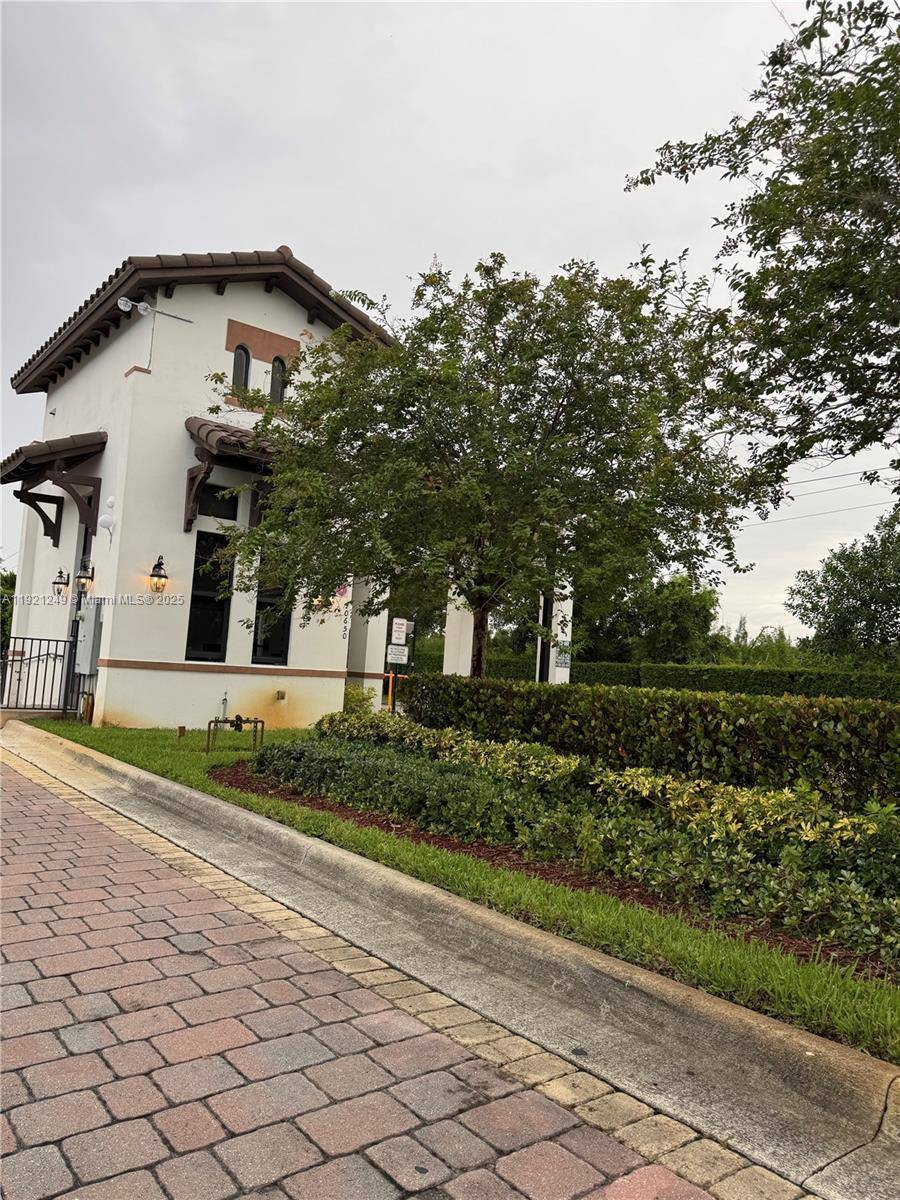 Doral, FL 33178,10600 NW 88th St #209