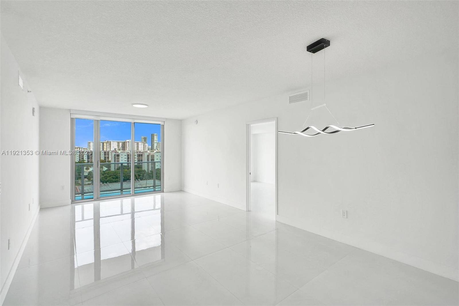 Sunny Isles Beach, FL 33160,330 Sunny Isles Blvd #5-805