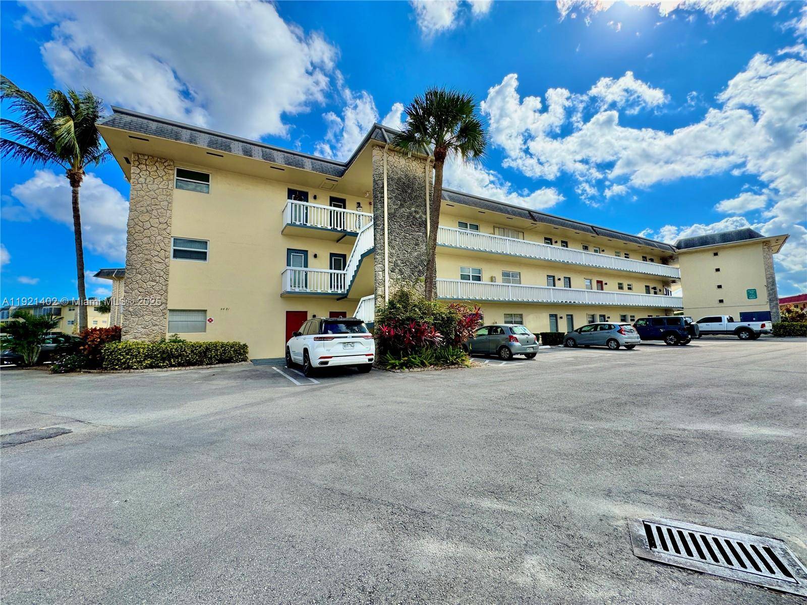 Lauderhill, FL 33313,4431 NW 16th St #H104