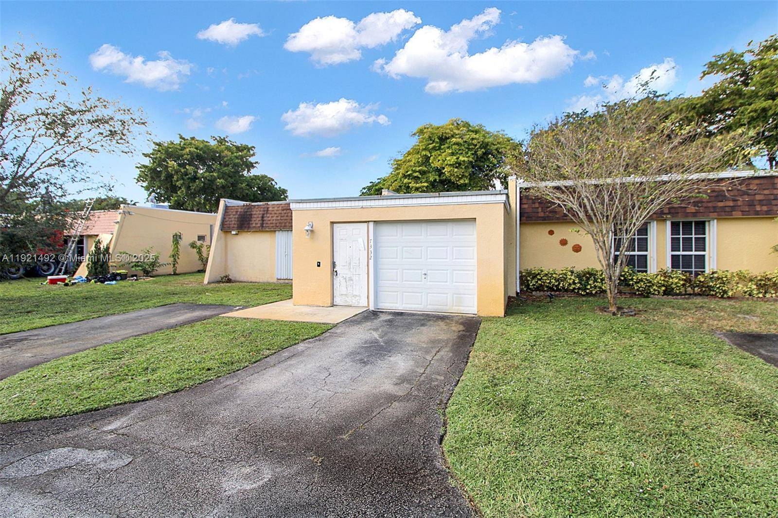 Hialeah, FL 33015,7332 Bay Hill Dr