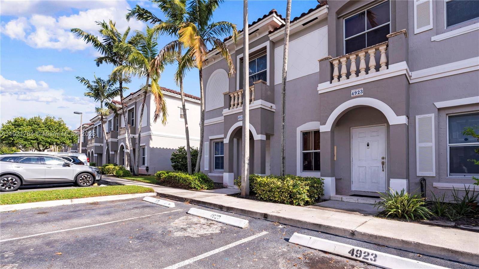 Miramar, FL 33027,4921 SW 140th Ter #1