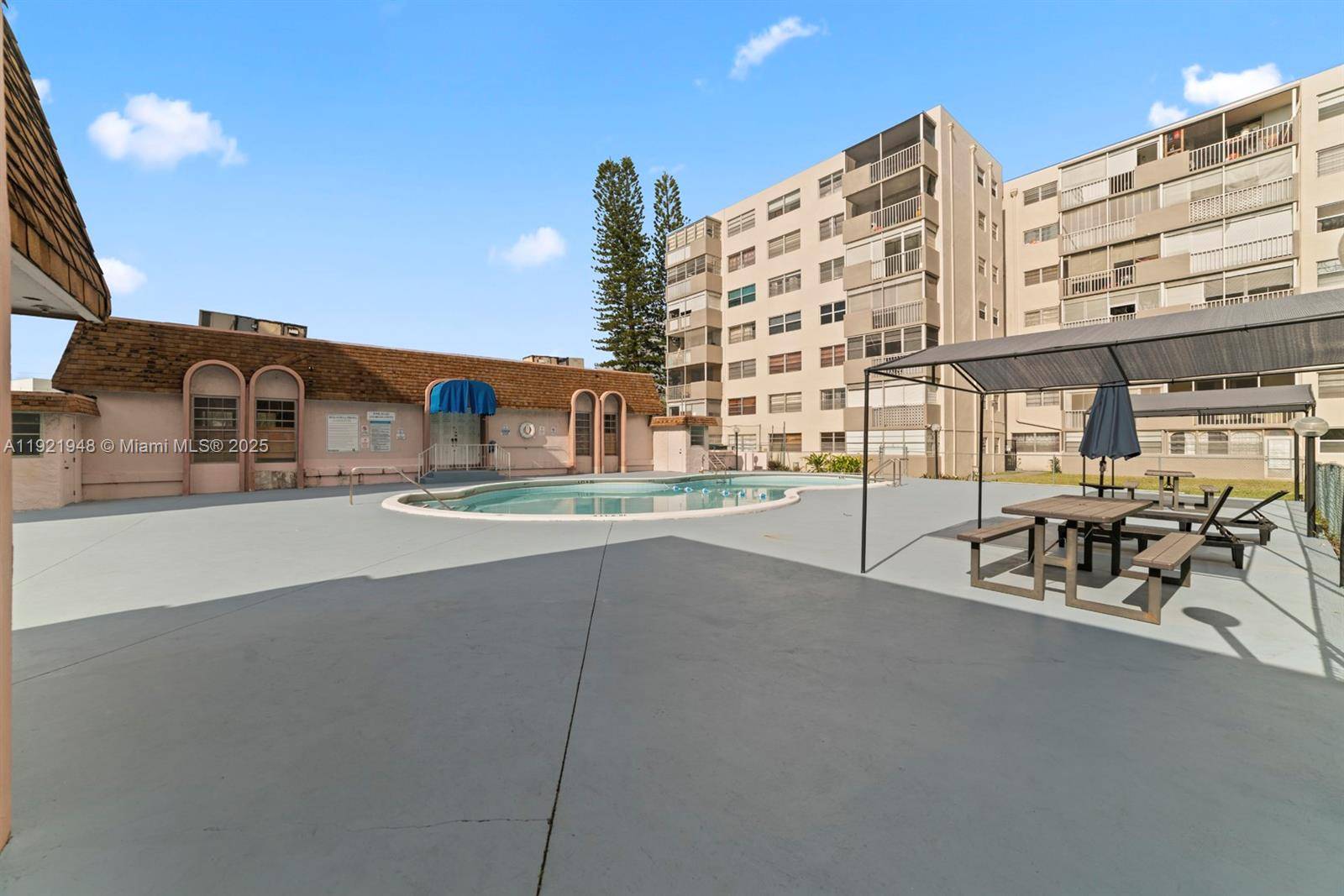 North Miami Beach, FL 33162,16450 Miami Dr #602